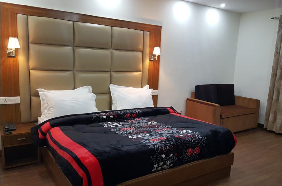 Hotel Kayanat Dalhousie Esterno foto