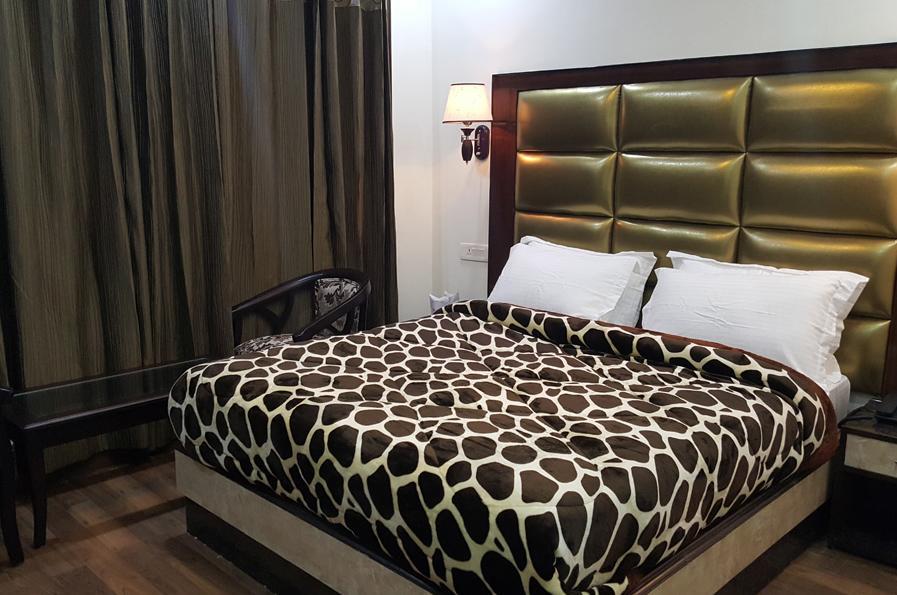 Hotel Kayanat Dalhousie Esterno foto